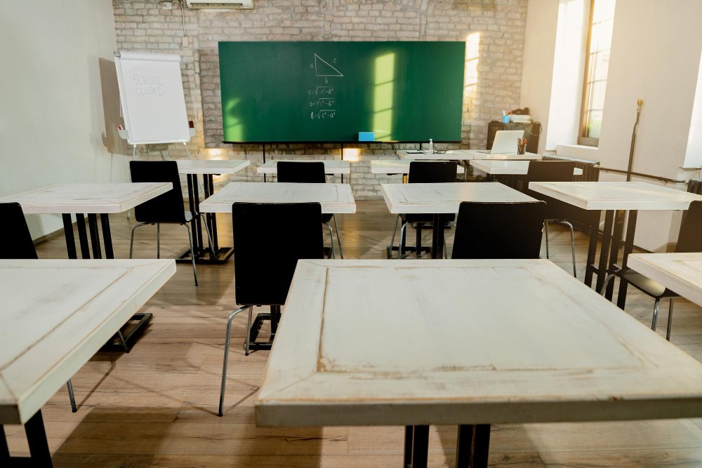 Guvernul deblochează concursurile de ocupare a posturilor pentru profesori / Foto: Freepik