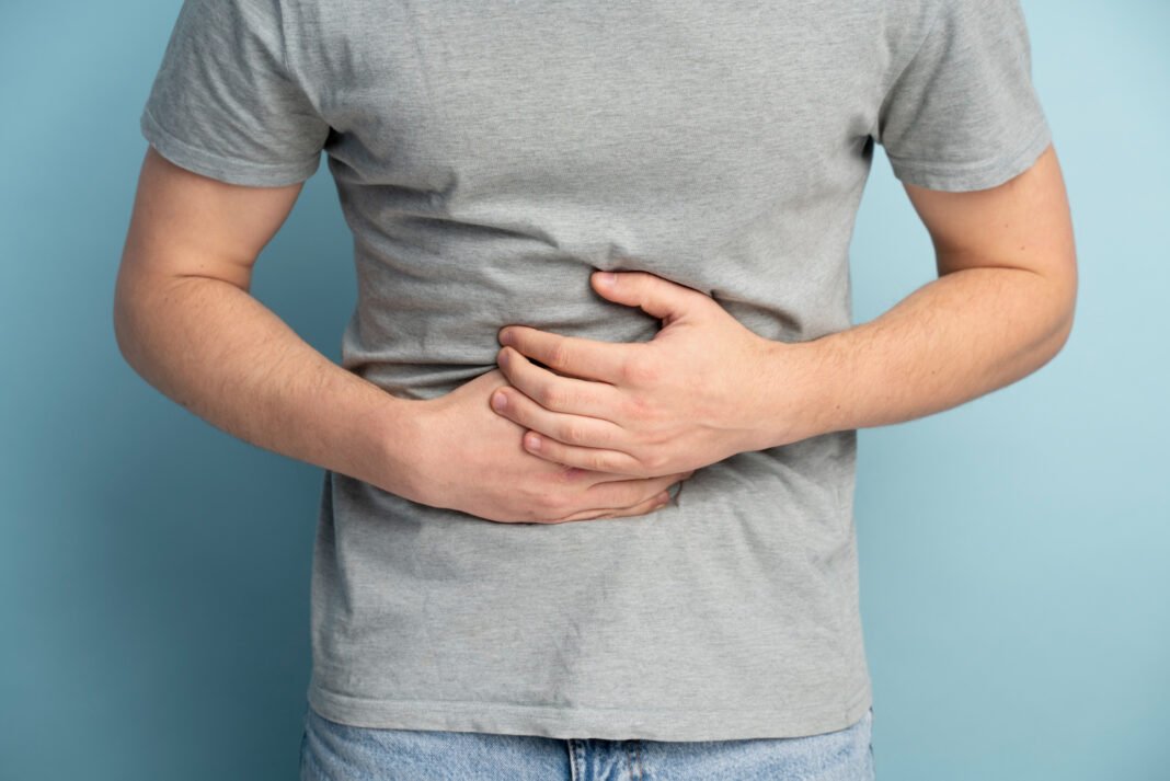 8 simptome ale cancerului de colon la tineri / Foto: Freepik