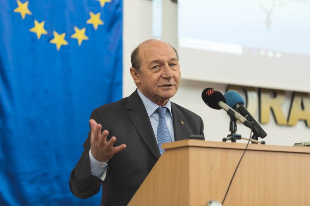 Traian Băsescu critică propunerea lui Ilie Bolojan pentru un guvern tehnocrat / Foto: Facebook Traian Băsescu